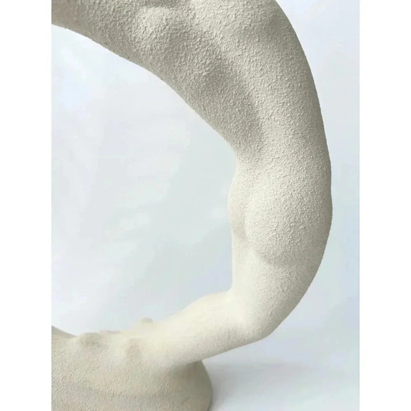 Vintage Midcentury Modern Haeger White Textured Cirlce of Love Eternity Figure - Picture 7 of 10